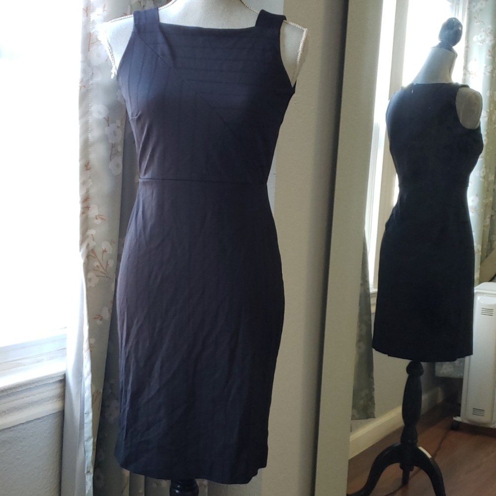 Ann Taylor black dress 2p